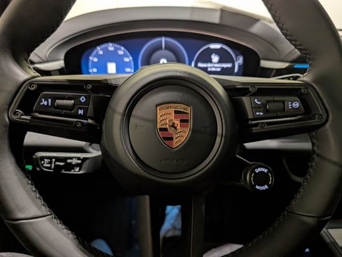 New 2026 Porsche Macan 4 Electric image 28