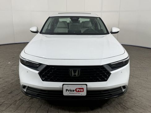 Used 2024 Honda Accord Touring image 2