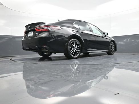 Certified 2022 Toyota Camry SE image 28