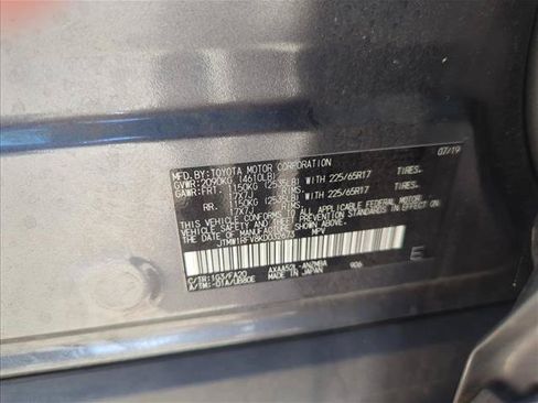 Used 2019 Toyota RAV4 XLE FWD image 27