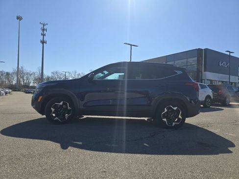 Used 2024 Kia Seltos EX image 15