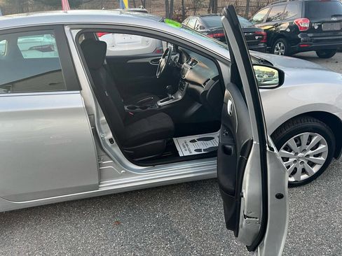 Used 2015 Nissan Sentra SV w/ Navigation Package image 9