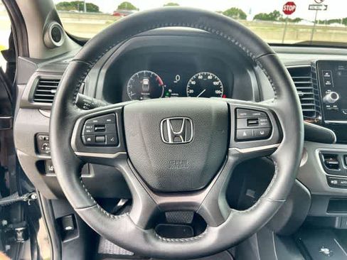 Certified 2025 Honda Ridgeline Sport image 17