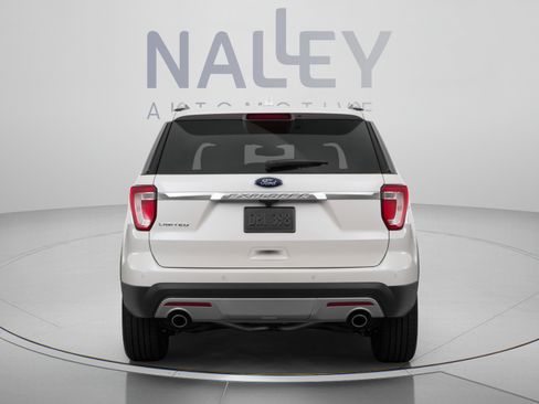 Used 2017 Ford Explorer Limited FWD image 3