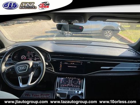 Used 2019 Audi Q8 Premium Plus w/ Premium Plus AWD/4WD image 16