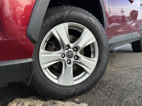 Used 2020 Toyota RAV4 XLE image 7