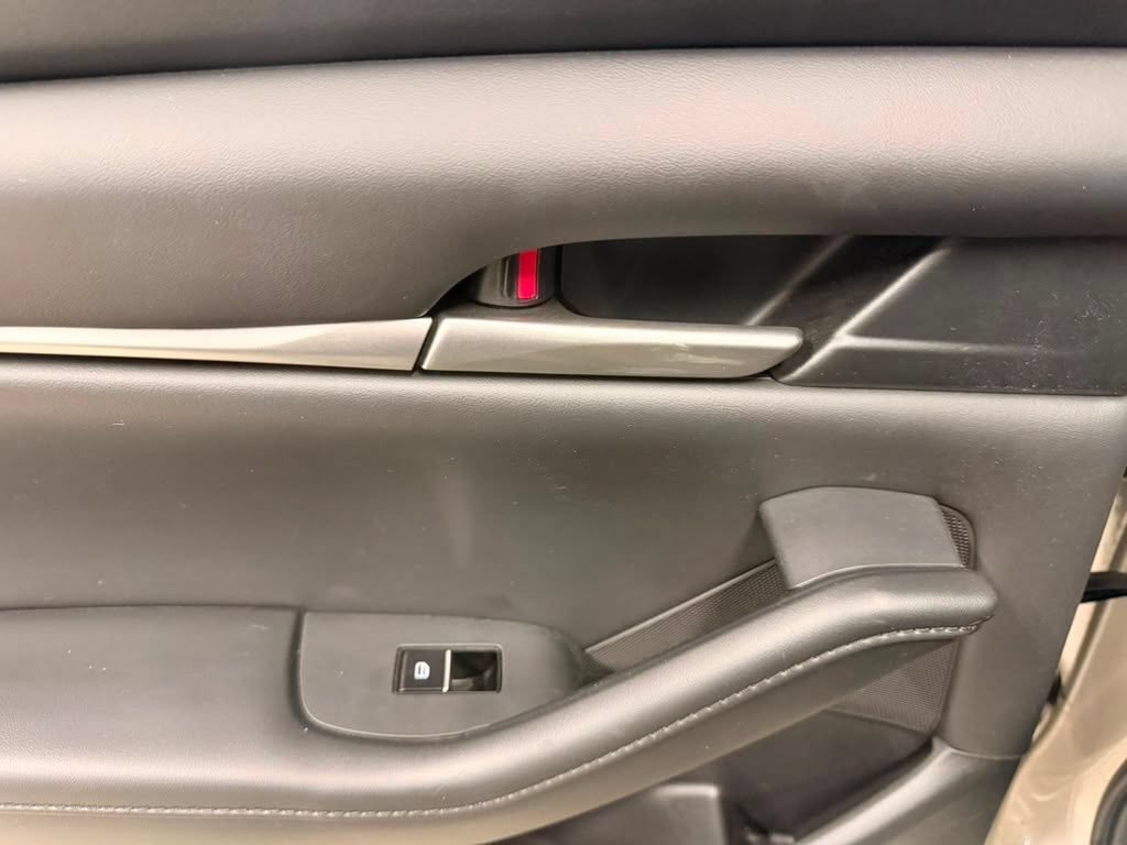 Used 2022 MAZDA MAZDA3 s FWD image 34
