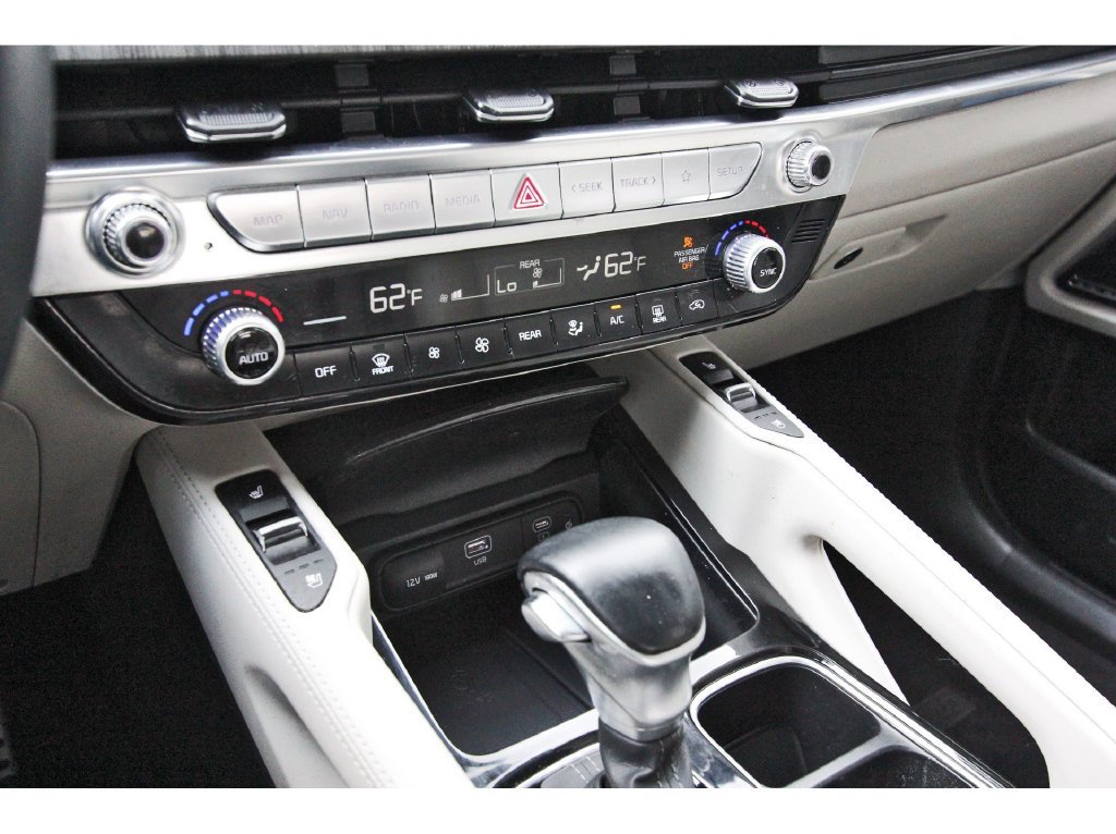 Used 2024 Kia Telluride SX w/ Towing Package FWD image 30