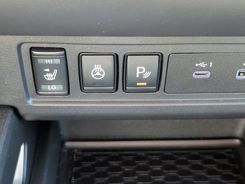Certified 2023 Nissan Frontier SV w/ Technology Package AWD/4WD image 18