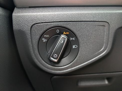 Used 2021 Volkswagen Atlas SE image 36