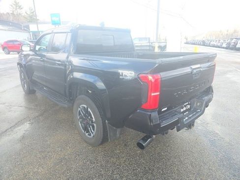 Used 2024 Toyota Tacoma TRD Sport w/ TRD Sport Upgrade Package image 19