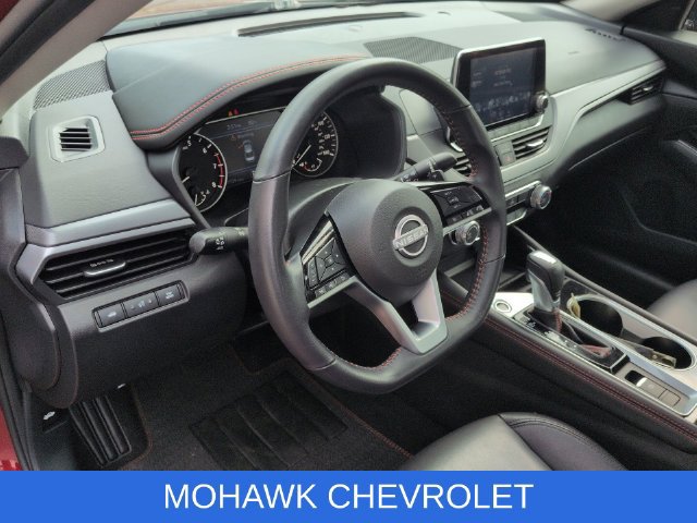 Used 2024 Nissan Altima 2.5 SR AWD/4WD image 10