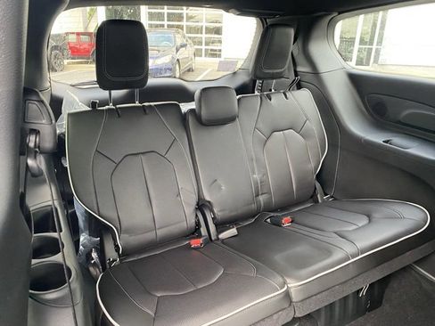 New 2026 Chrysler Pacifica Limited w/ S Appearance Package image 34