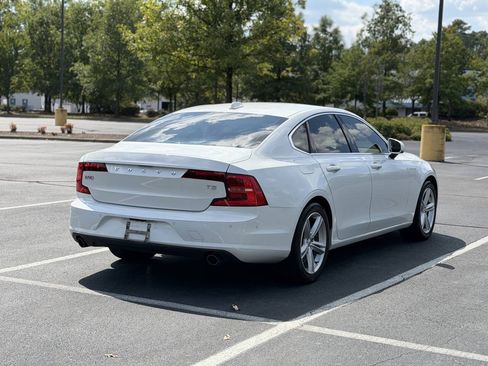Used 2017 Volvo S90 T5 Momentum w/ Convenience Package FWD image 7