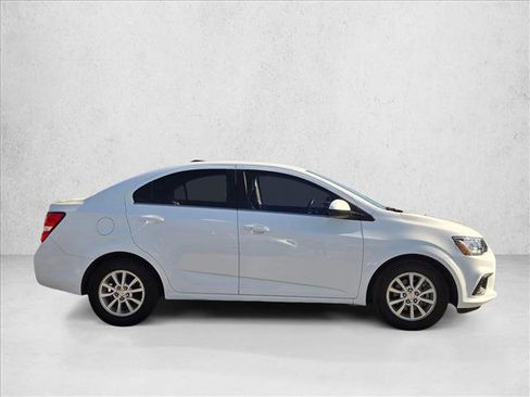 Used 2020 Chevrolet Sonic LT w/ Convenience Package image 4