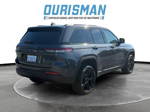 Used 2025 Jeep Grand Cherokee Altitude w/ Trailer Tow Package AWD/4WD image 6