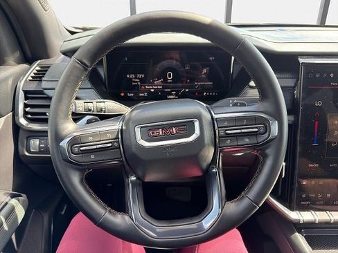 Used 2025 GMC Acadia AT4 w/ Luxury Package AWD/4WD image 27