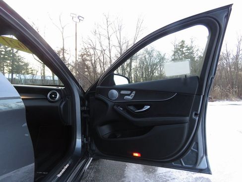 Used 2021 Mercedes-Benz C 300 4MATIC Sedan image 12