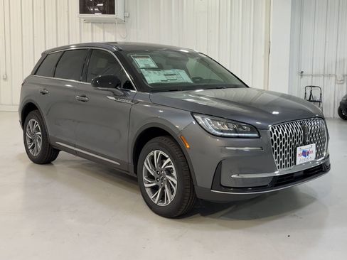 New 2026 Lincoln Corsair Premiere FWD image 3