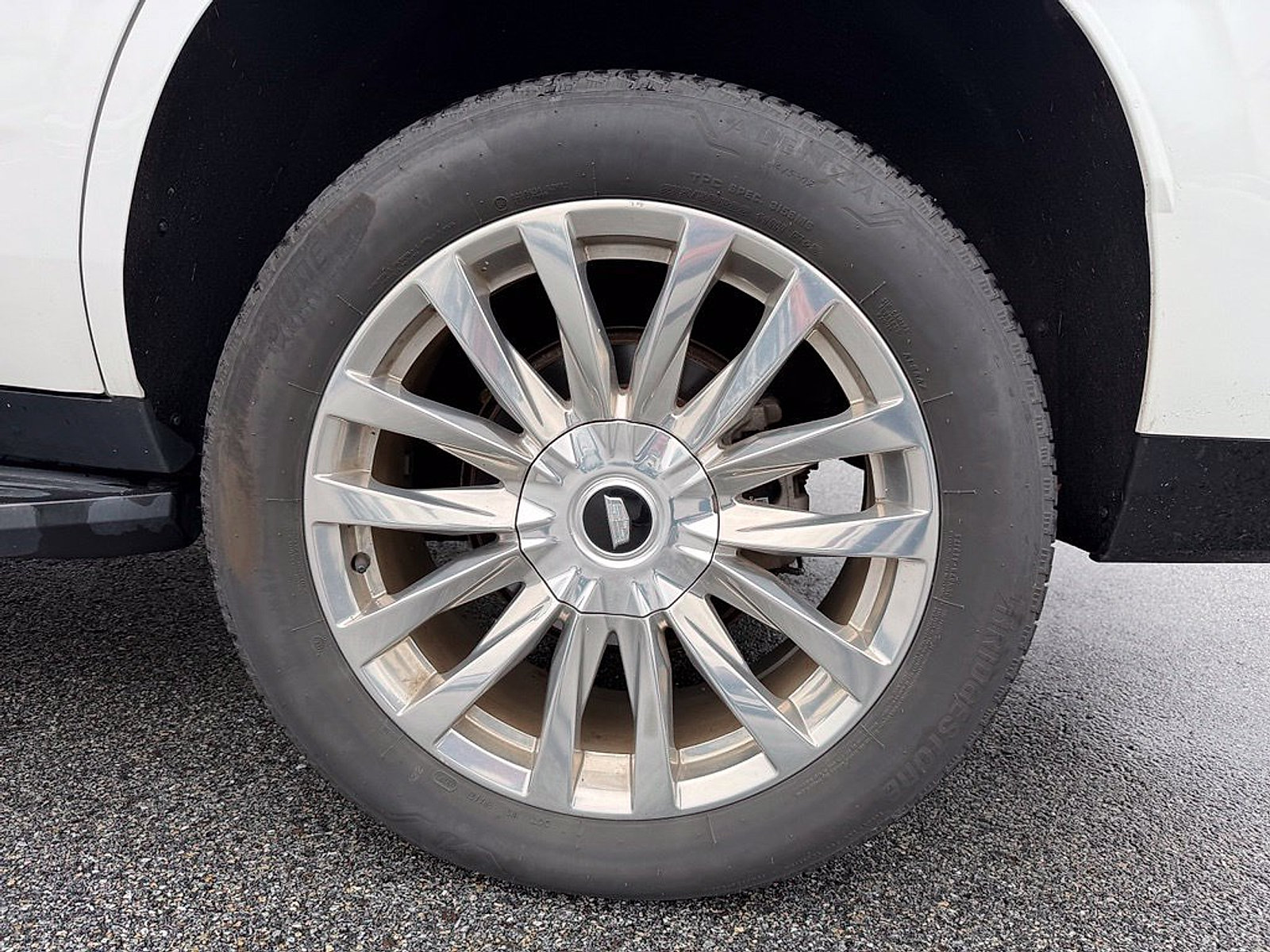 Used 2021 Cadillac Escalade Premium Luxury w/ Driver Assist Tech Package AWD/4WD image 21