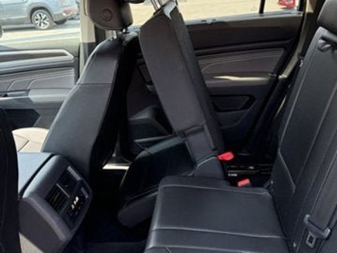 Used 2021 Volkswagen Atlas SE image 12
