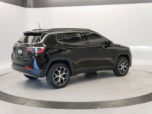 Certified 2024 Jeep Compass Limited image 6