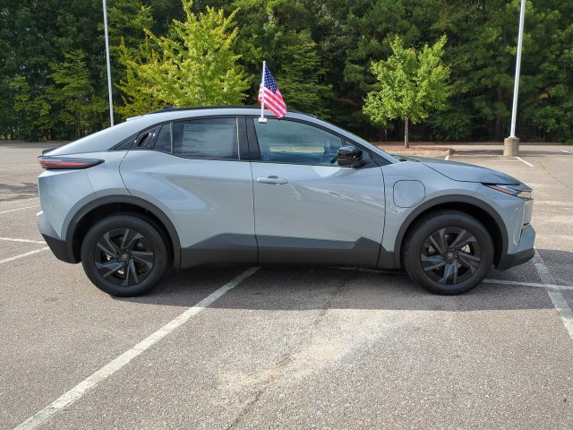 New 2027 Toyota C-HR w/ ALL Weather Mat Package (TMS) AWD/4WD image 3