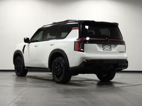 Used 2025 Nissan Armada PRO-4X AWD/4WD image 6