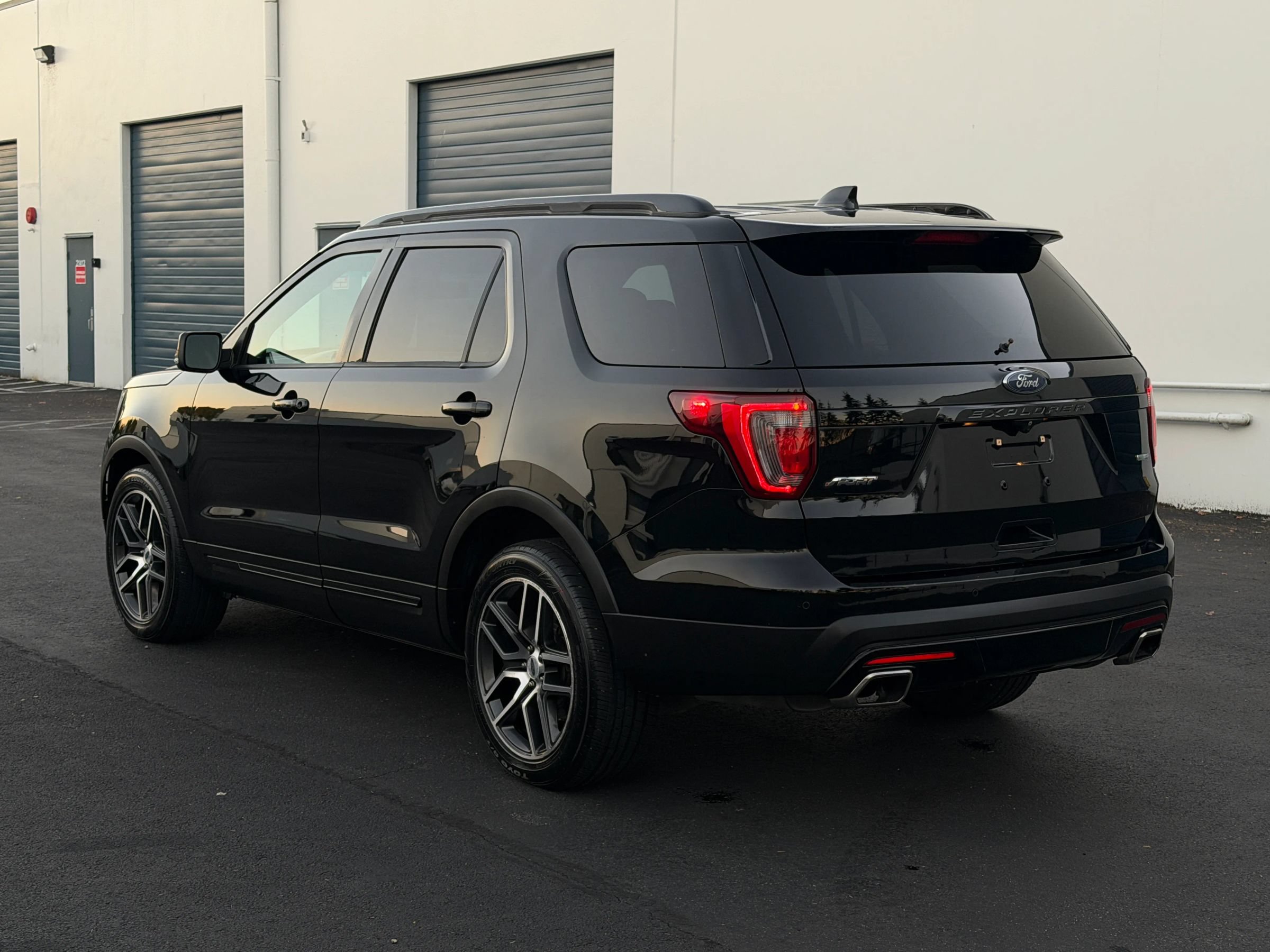 Used 2016 Ford Explorer Sport w/ Equipment Group 401A AWD/4WD image 3