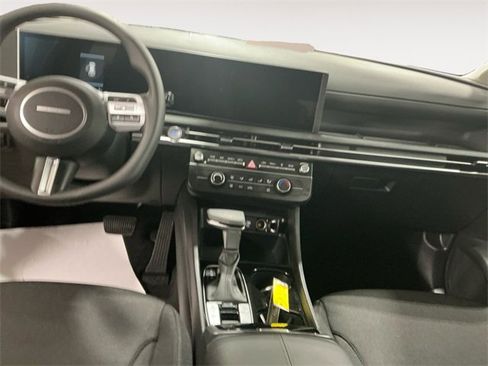 Certified 2026 Hyundai Tucson SE image 11