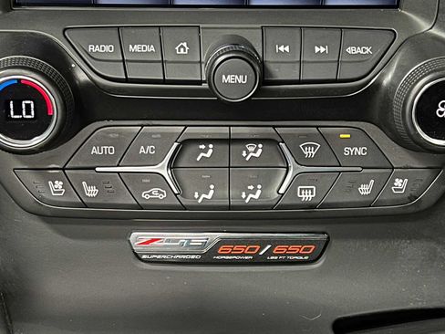 Used 2015 Chevrolet Corvette Z06 w/ 3LZ Preferred Equipment Group RWD image 35
