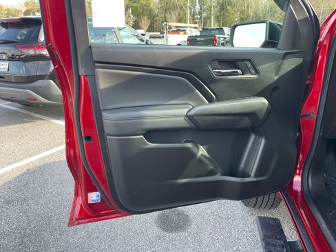 Used 2024 GMC Canyon Elevation w/ Convenience Package image 10