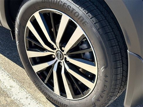 New 2025 Nissan Pathfinder Platinum image 11