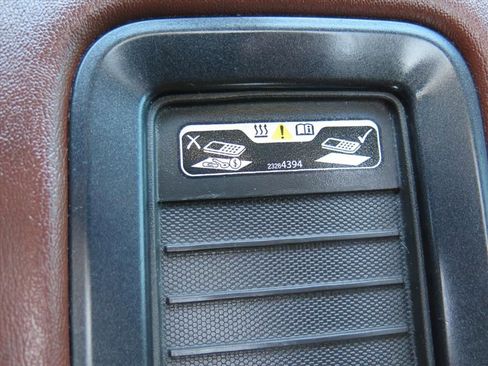 Used 2015 Chevrolet Tahoe LTZ RWD image 12