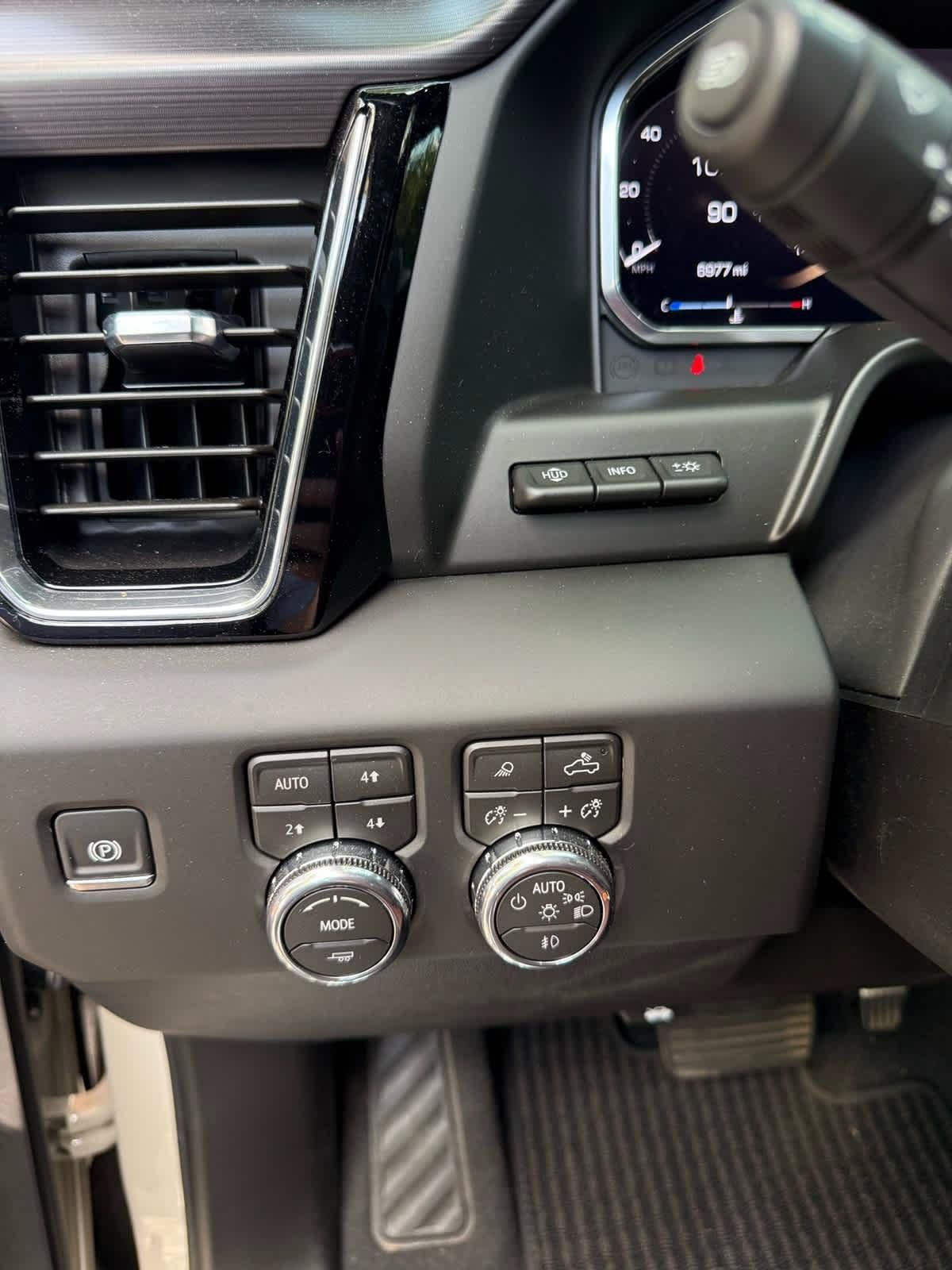 Used 2026 GMC Sierra 1500 Denali Ultimate AWD/4WD image 19