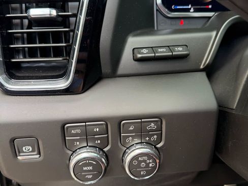 Used 2026 GMC Sierra 1500 Denali Ultimate AWD/4WD image 19