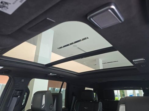 Used 2025 Cadillac Escalade V AWD/4WD image 38