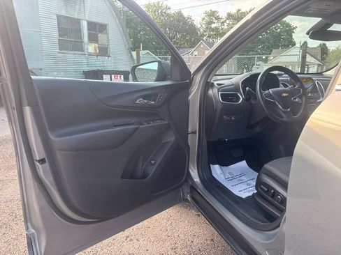 Used 2018 Chevrolet Equinox LT w/ Sun & Infotainment Package AWD/4WD image 12