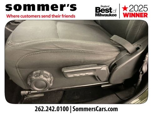 Used 2023 Jeep Wrangler Willys image 10