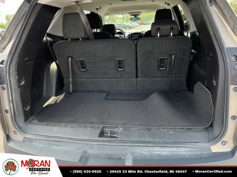 Used 2020 Chevrolet Traverse LT FWD image 11