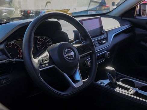 Used 2023 Nissan Altima 2.5 SV image 17