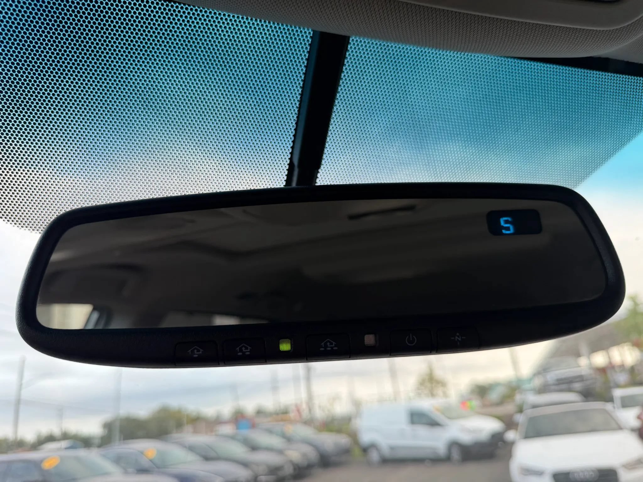 Used 2017 Toyota Sienna XLE Premium FWD image 57