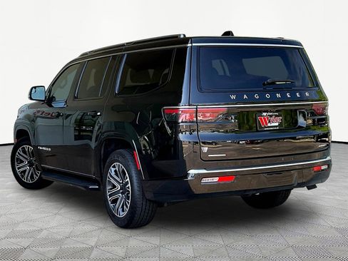 Used 2023 Jeep Wagoneer Series II AWD/4WD image 4