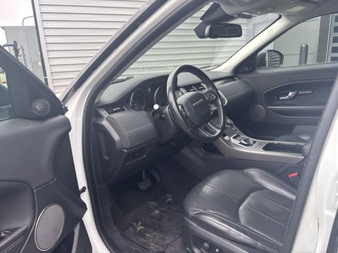 Used 2018 Land Rover Range Rover Evoque SE Premium image 16