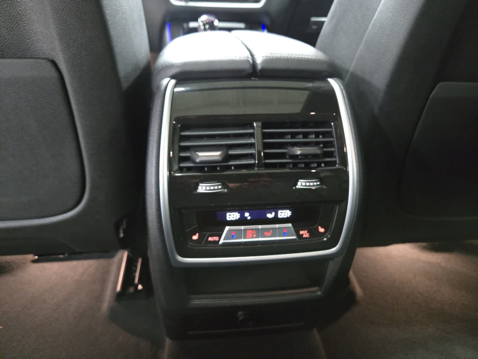 Used 2022 BMW X5 xDrive40i w/ Climate Comfort Package AWD/4WD image 30