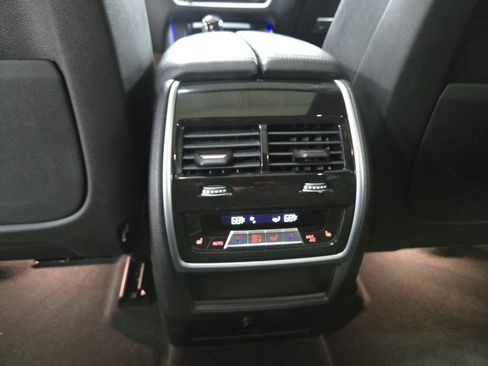 Used 2022 BMW X5 xDrive40i w/ Climate Comfort Package AWD/4WD image 30