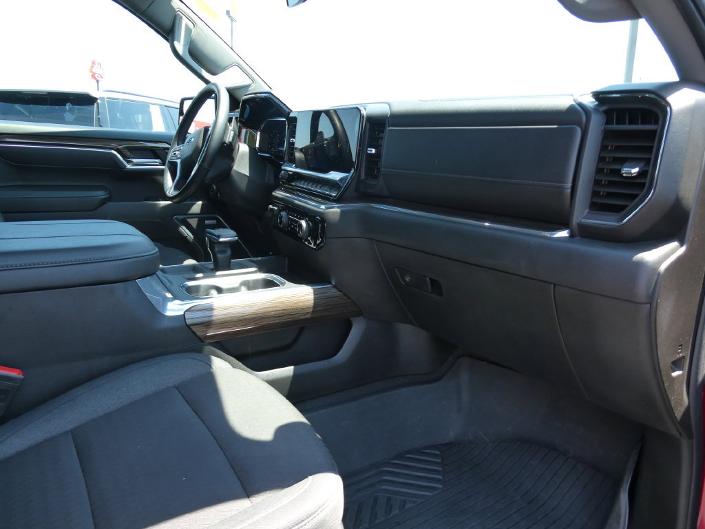 Certified 2025 Chevrolet Silverado 1500 RST AWD/4WD image 15