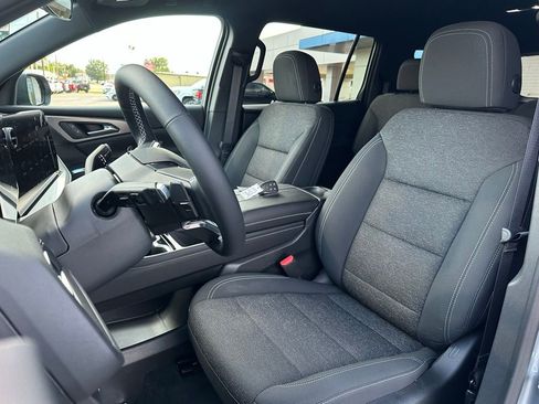 New 2026 Chevrolet Traverse LT image 13