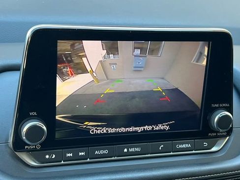 Used 2024 Nissan Rogue S image 25