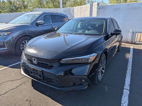 Used 2023 Honda Civic Touring image 2